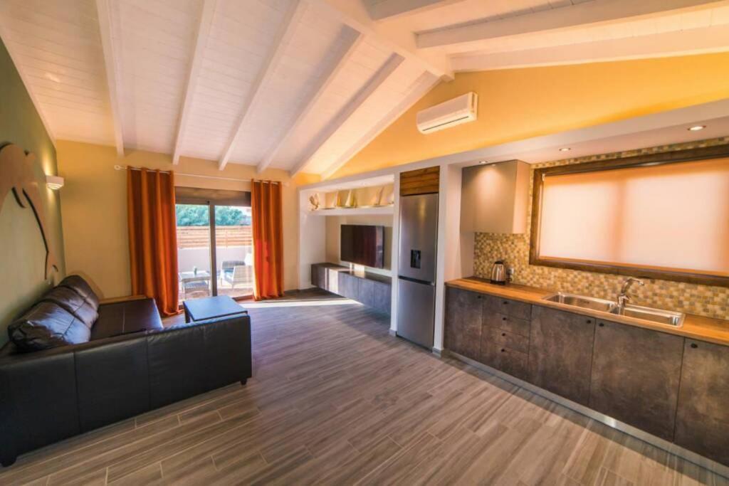Golden Sand Villa Lalyssos Eksteriør billede
